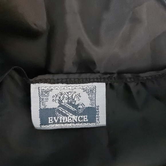 SLEEVELESS Tapestry embroidered vintage vest made in Canada - Picture 6 of 7